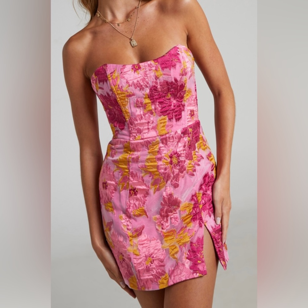 Brailey mini strapless dress in pink jacquard